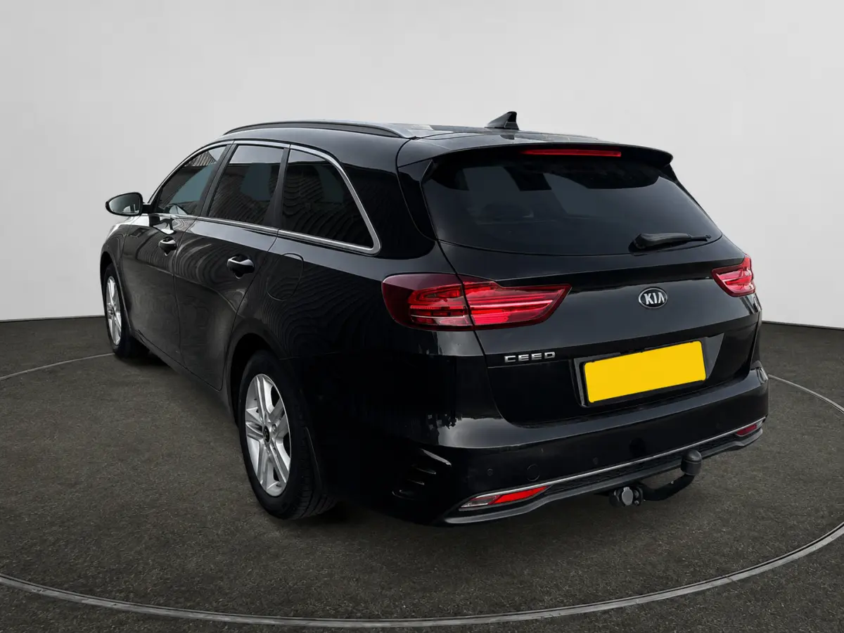 1.0 T-GDi DynamicPlusLine Camera, Carplay, Android Auto, Privacy Glass, Stuur/Stoelverwarming
