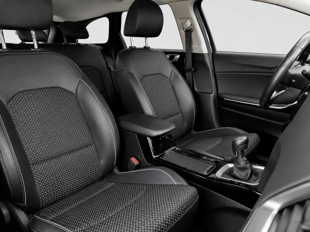 1.0 T-GDi DynamicPlusLine Camera, Carplay, Android Auto, Privacy Glass, Stuur/Stoelverwarming