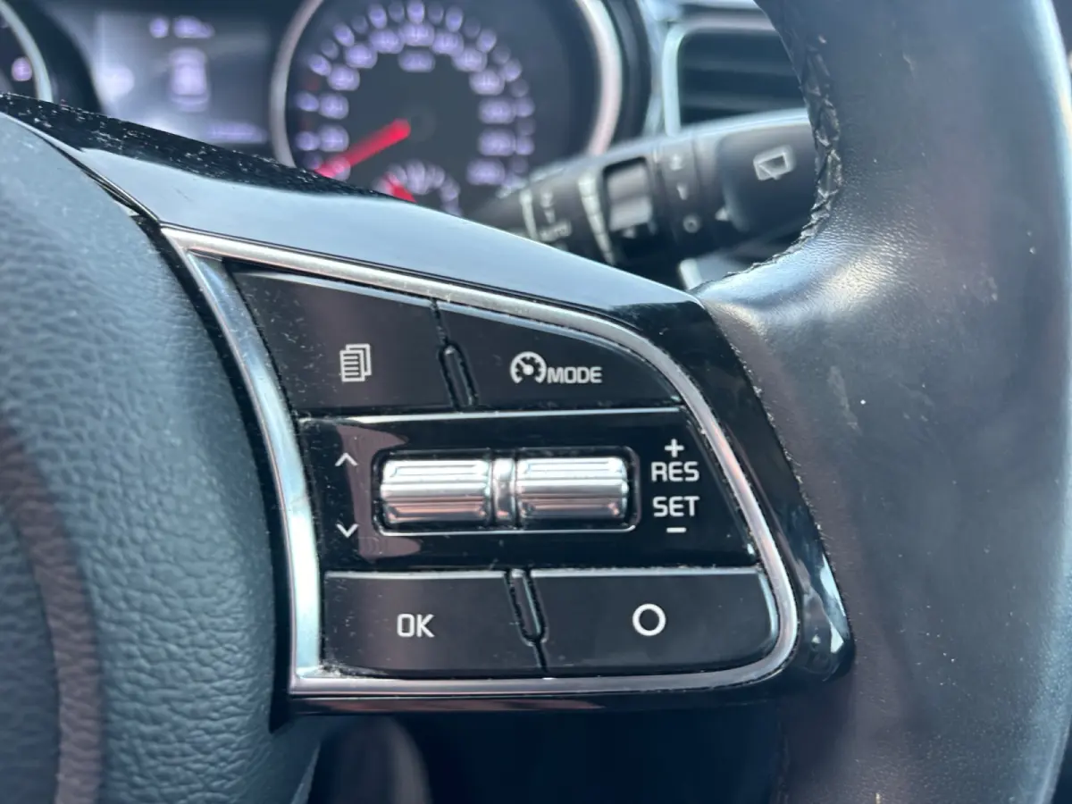 1.0 T-GDi DynamicPlusLine Camera, Carplay, Android Auto, Privacy Glass, Stuur/Stoelverwarming