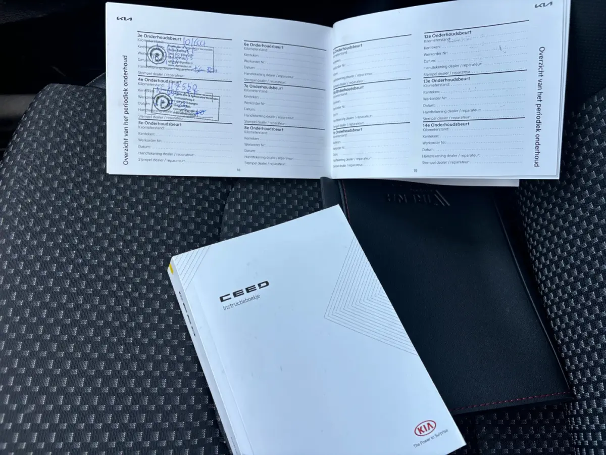 1.0 T-GDi DynamicPlusLine Camera, Carplay, Android Auto, Privacy Glass, Stuur/Stoelverwarming