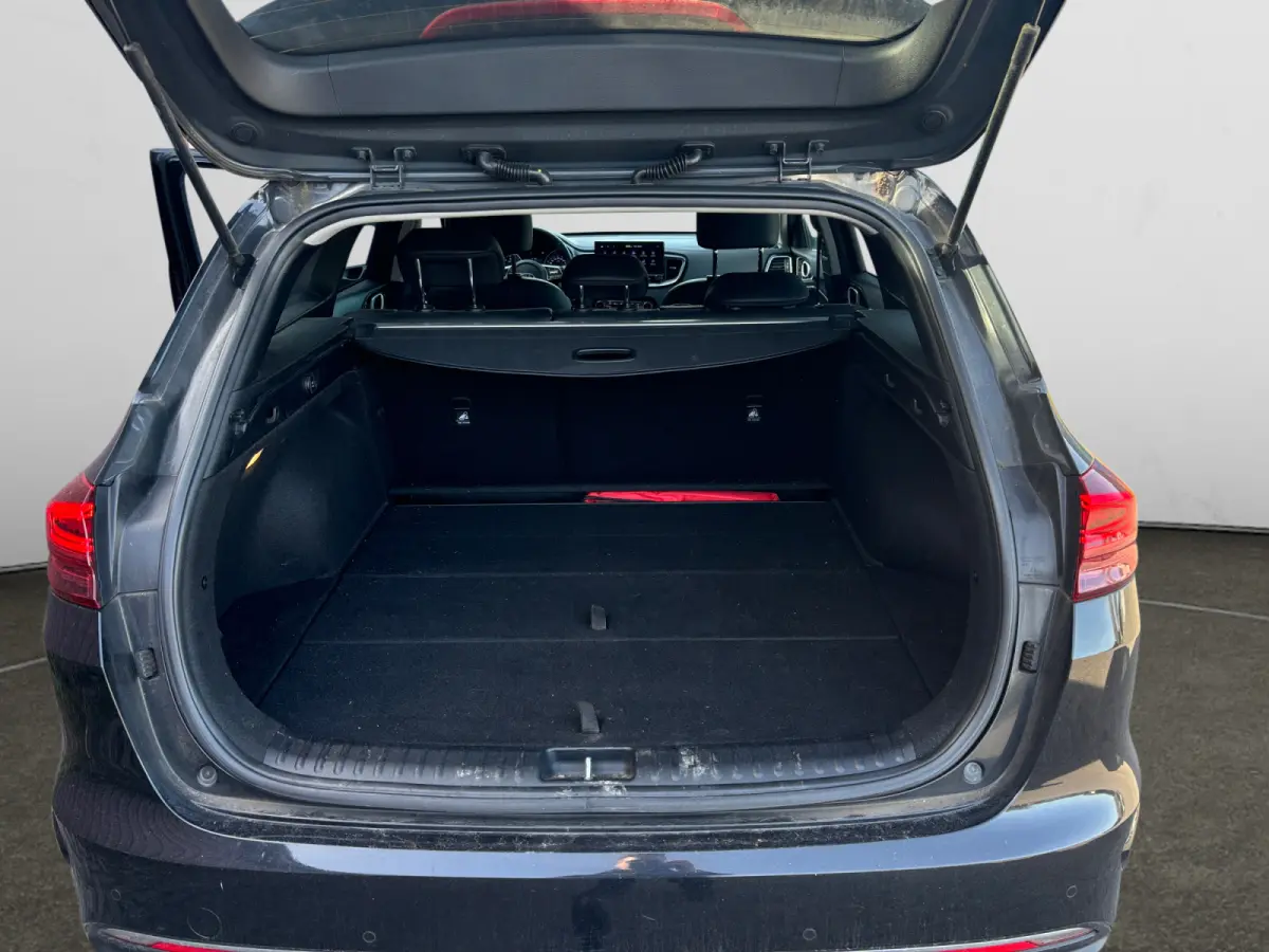 1.0 T-GDi DynamicPlusLine Camera, Carplay, Android Auto, Privacy Glass, Stuur/Stoelverwarming