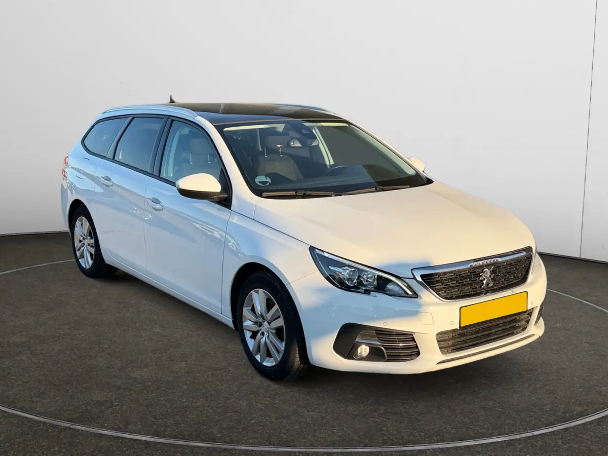 1.2 PureTech Blue Lease Executive- Panoramadak, Carplay, Android Auto, Xenon Led, Lane Assist