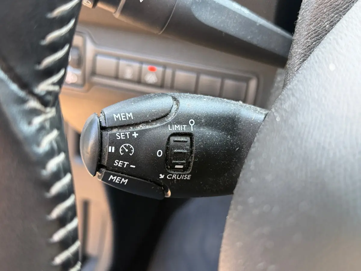 1.2 PureTech Blue Lease Executive- Panoramadak, Carplay, Android Auto, Xenon Led, Lane Assist