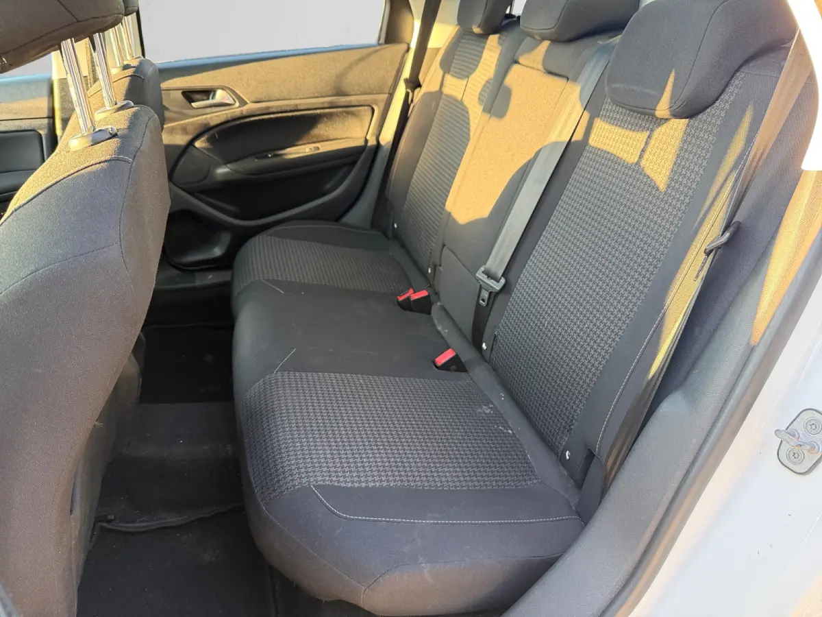1.2 PureTech Blue Lease Executive- Panoramadak, Carplay, Android Auto, Xenon Led, Lane Assist