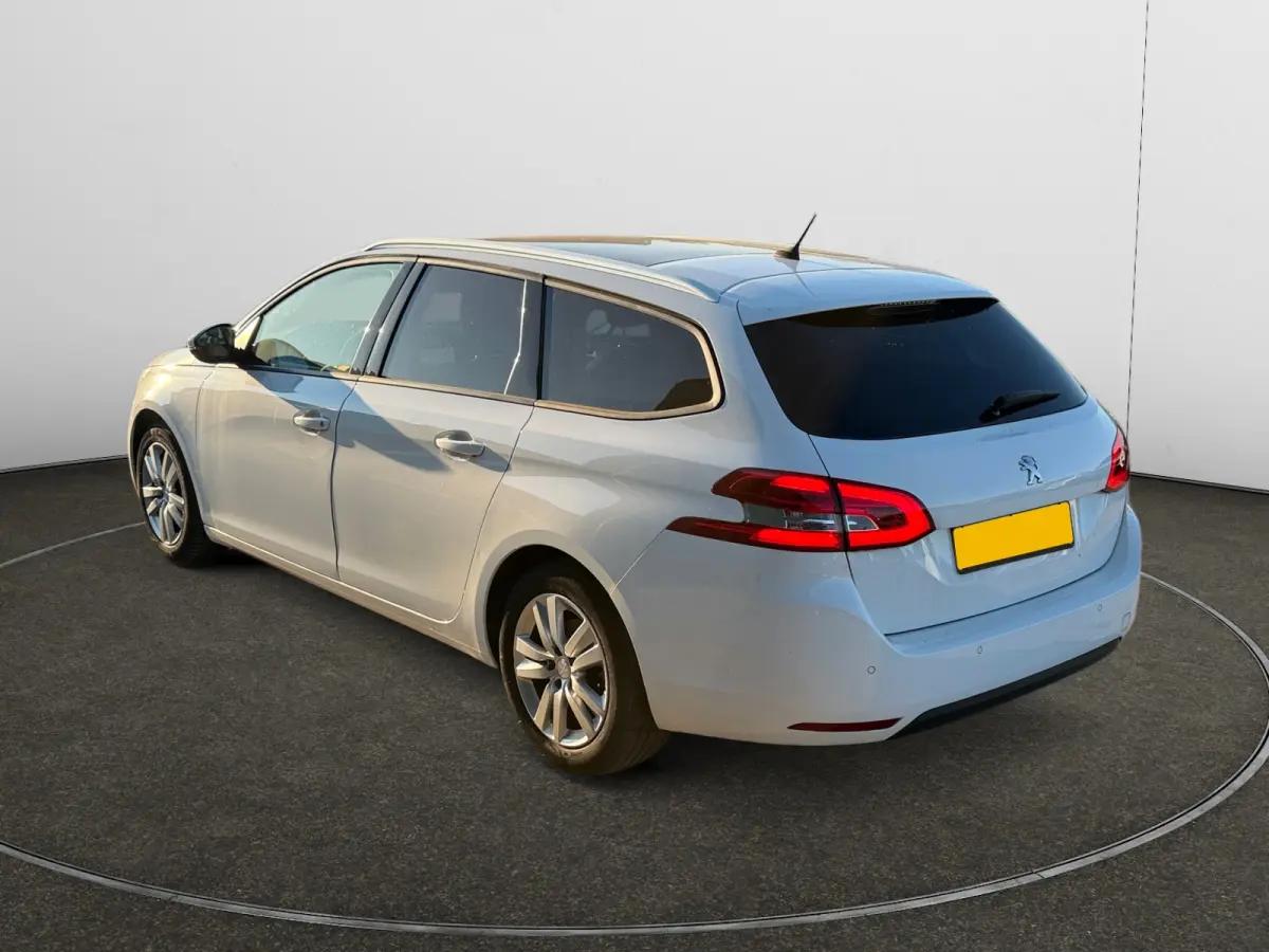 1.2 PureTech Blue Lease Executive- Panoramadak, Carplay, Android Auto, Xenon Led, Lane Assist