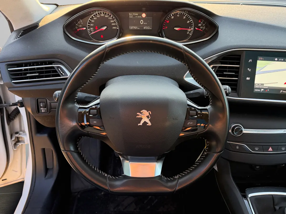 1.2 PureTech Blue Lease Executive- Panoramadak, Carplay, Android Auto, Xenon Led, Lane Assist