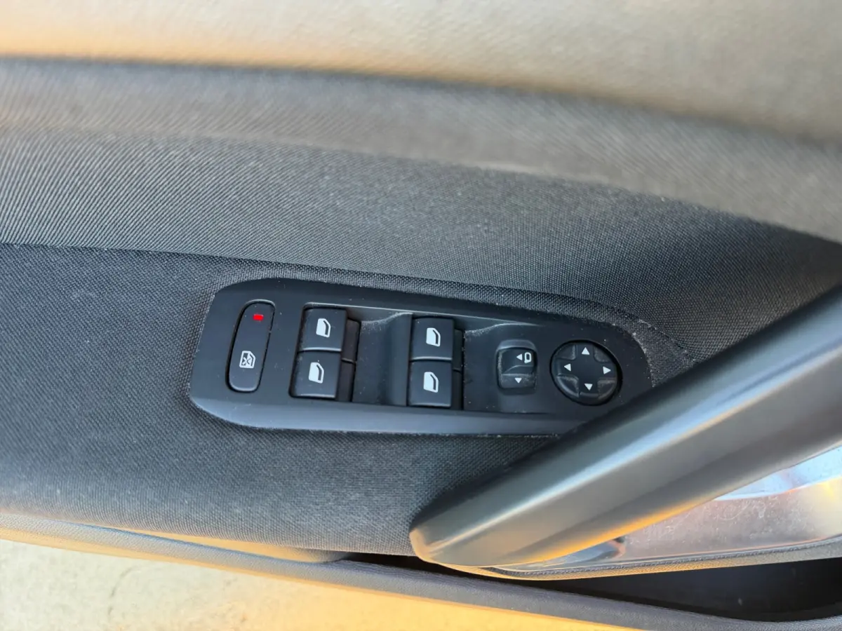 1.2 PureTech Blue Lease Executive- Panoramadak, Carplay, Android Auto, Xenon Led, Lane Assist