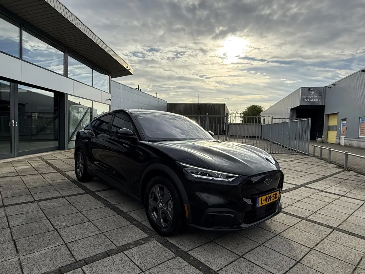 Aut. 75kwh Technolodgy Plus | SoH 94% | Panorama | Leder | Trekhaak