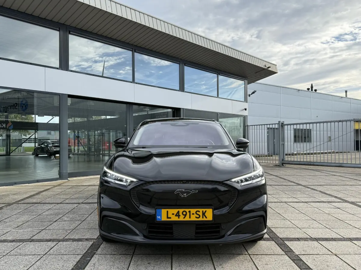 Aut. 75kwh Technolodgy Plus | SoH 94% | Panorama | Leder | Trekhaak
