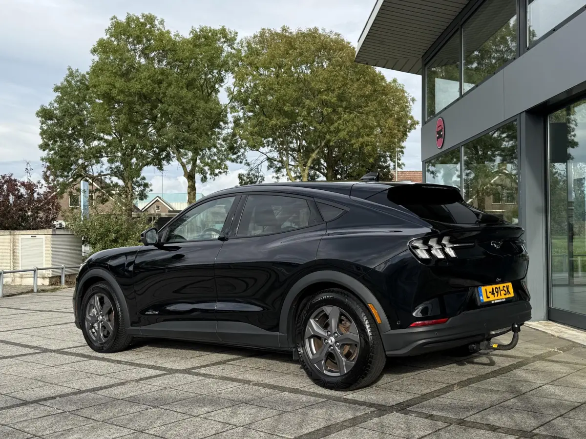 Aut. 75kwh Technolodgy Plus | SoH 94% | Panorama | Leder | Trekhaak