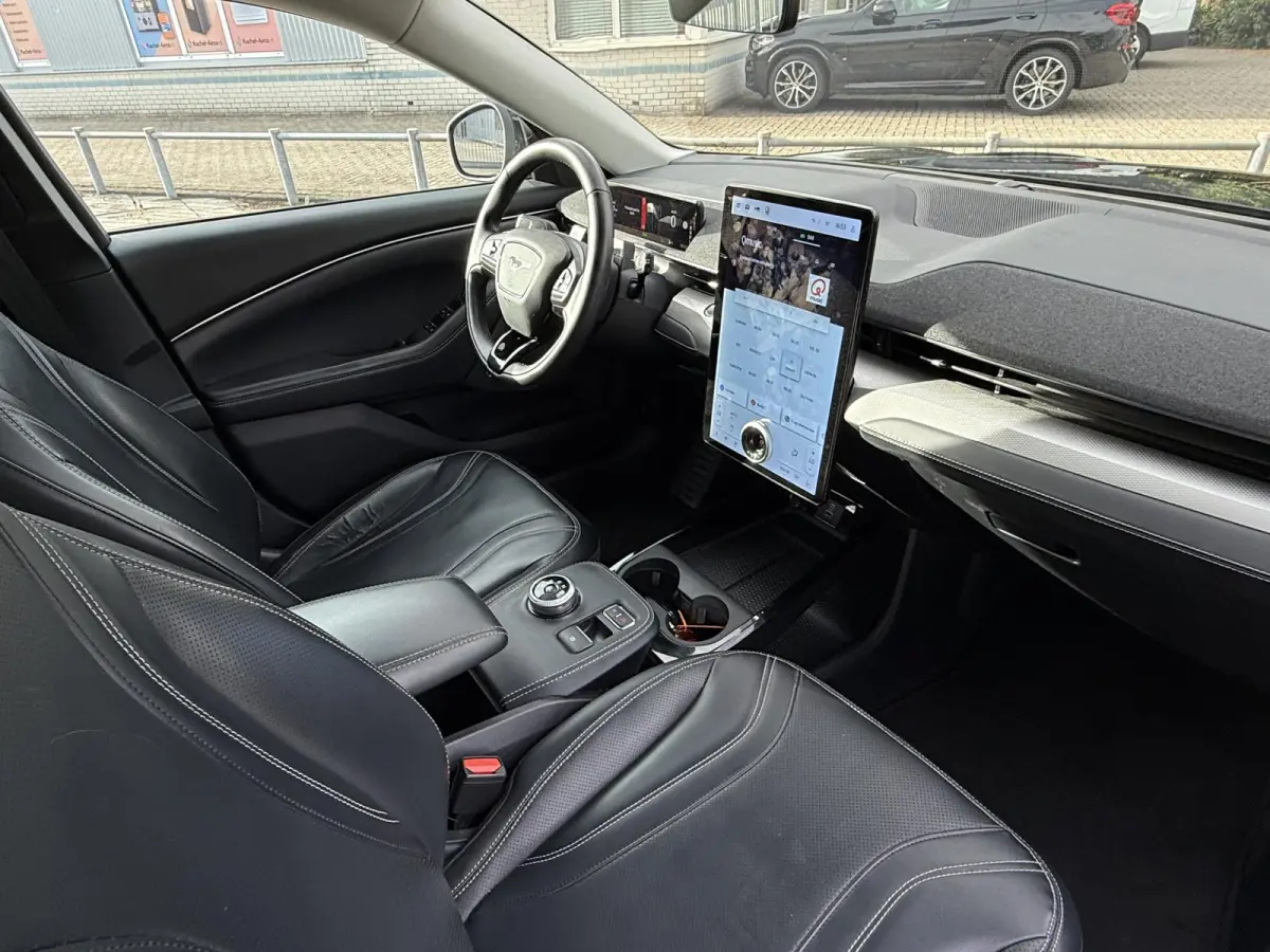 Aut. 75kwh Technolodgy Plus | SoH 94% | Panorama | Leder | Trekhaak
