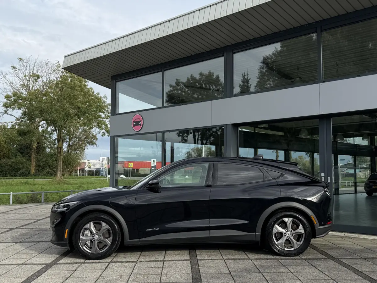 Aut. 75kwh Technolodgy Plus | SoH 94% | Panorama | Leder | Trekhaak