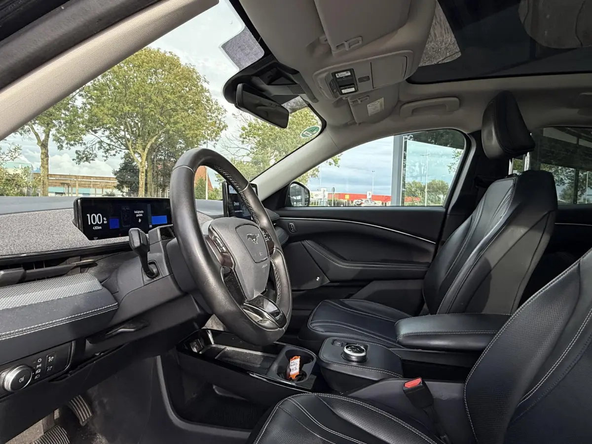 Aut. 75kwh Technolodgy Plus | SoH 94% | Panorama | Leder | Trekhaak