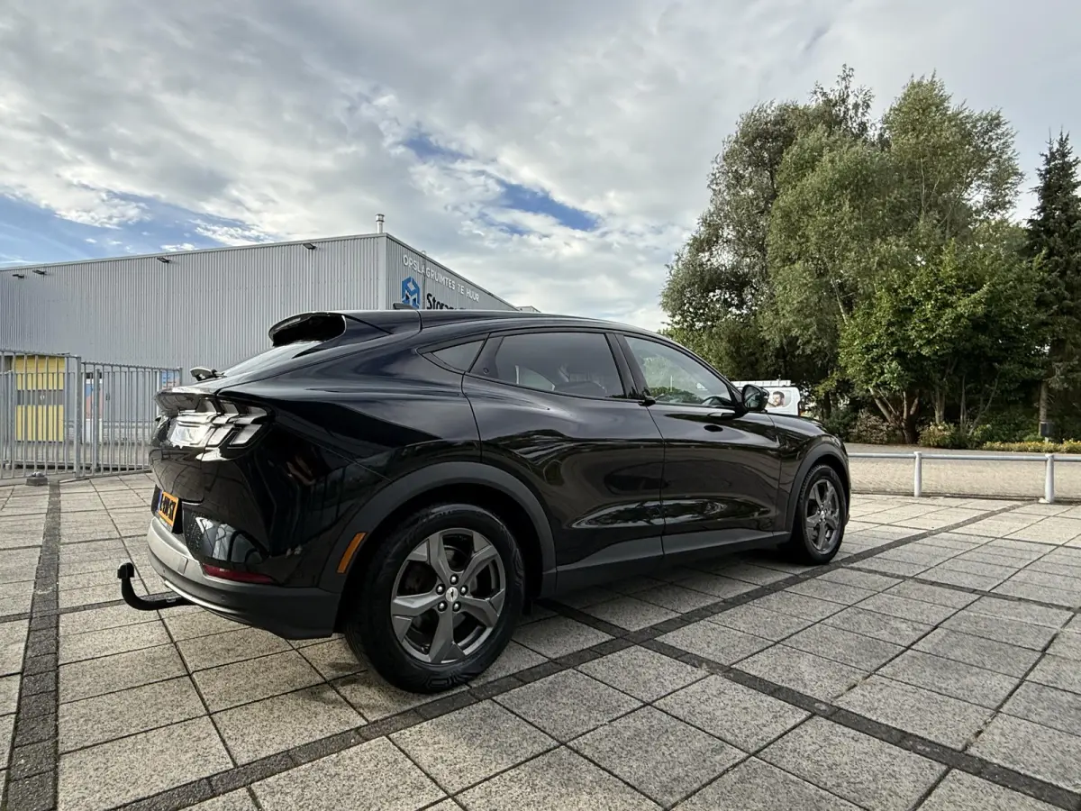 Aut. 75kwh Technolodgy Plus | SoH 94% | Panorama | Leder | Trekhaak