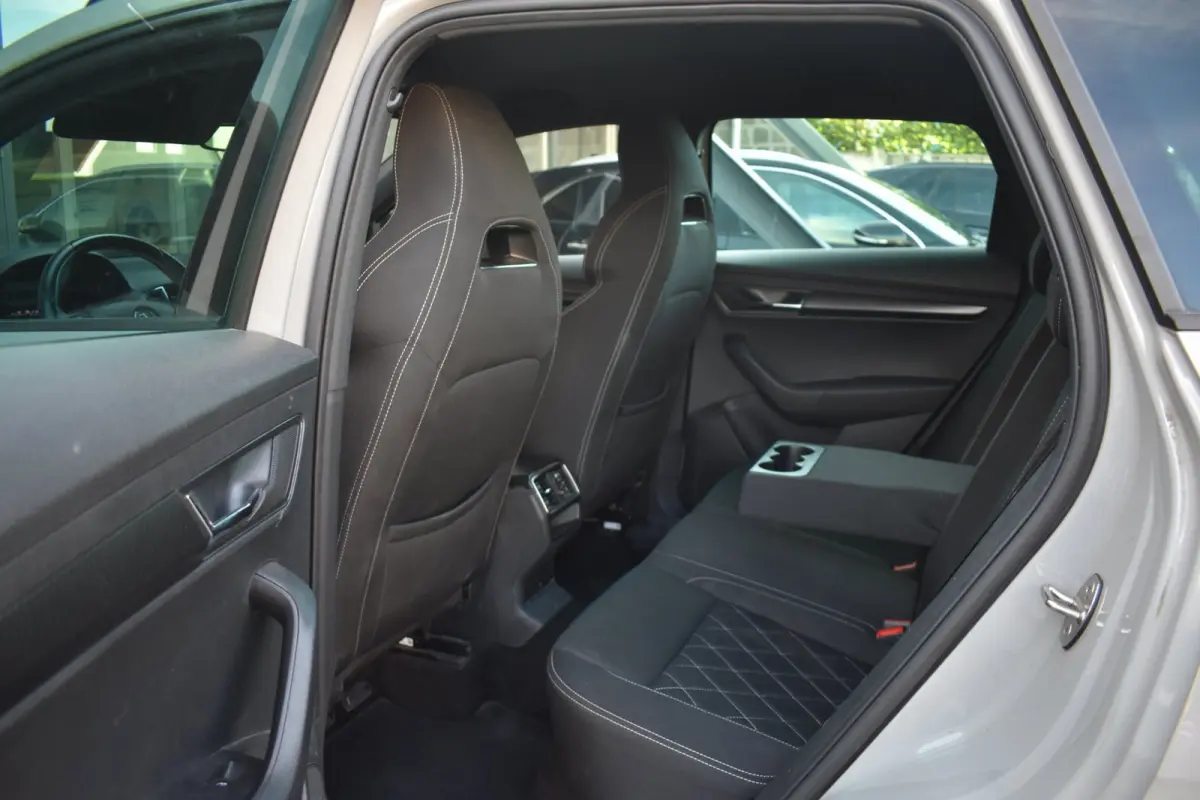 1.5 TSI ACT Sportline | NAP | CAMERA | STOELVERWARMING | APPLE CARPLAY | ANDROID AUTO