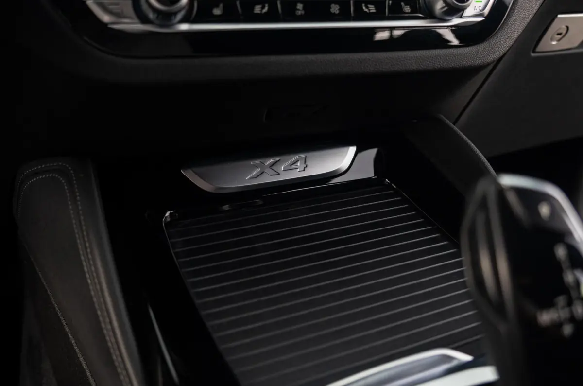 xDrive20i 184PK High Executive M-Sport|Harman & Kardon|Memory|Dubbelglas|CarPlay|Leder|Ambiente verlichting|DAB|Dealer Onderhouden