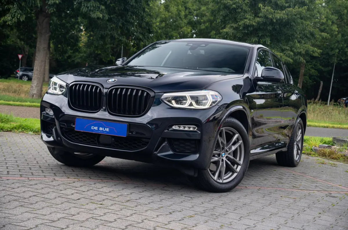 xDrive20i 184PK High Executive M-Sport|Harman & Kardon|Memory|Dubbelglas|CarPlay|Leder|Ambiente verlichting|DAB|Dealer Onderhouden