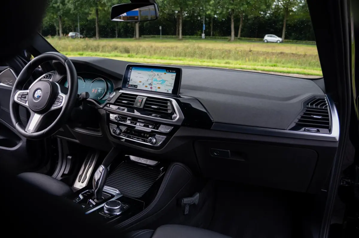 xDrive20i 184PK High Executive M-Sport|Harman & Kardon|Memory|Dubbelglas|CarPlay|Leder|Ambiente verlichting|DAB|Dealer Onderhouden
