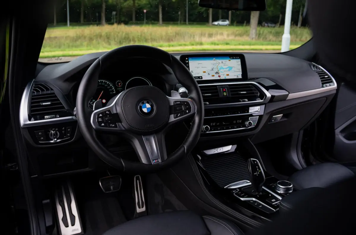 xDrive20i 184PK High Executive M-Sport|Harman & Kardon|Memory|Dubbelglas|CarPlay|Leder|Ambiente verlichting|DAB|Dealer Onderhouden