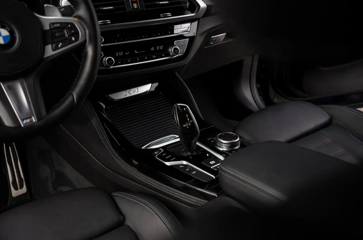 xDrive20i 184PK High Executive M-Sport|Harman & Kardon|Memory|Dubbelglas|CarPlay|Leder|Ambiente verlichting|DAB|Dealer Onderhouden
