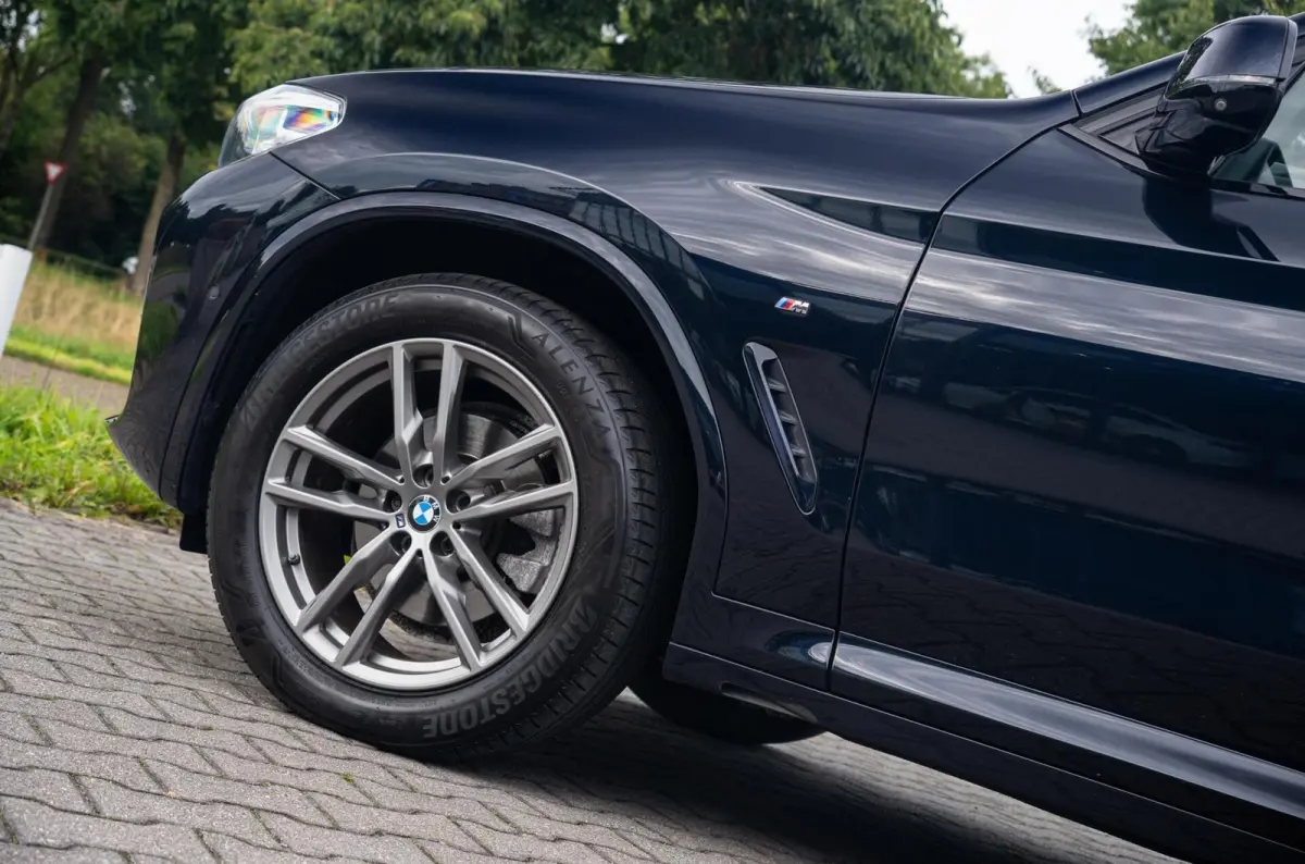 xDrive20i 184PK High Executive M-Sport|Harman & Kardon|Memory|Dubbelglas|CarPlay|Leder|Ambiente verlichting|DAB|Dealer Onderhouden