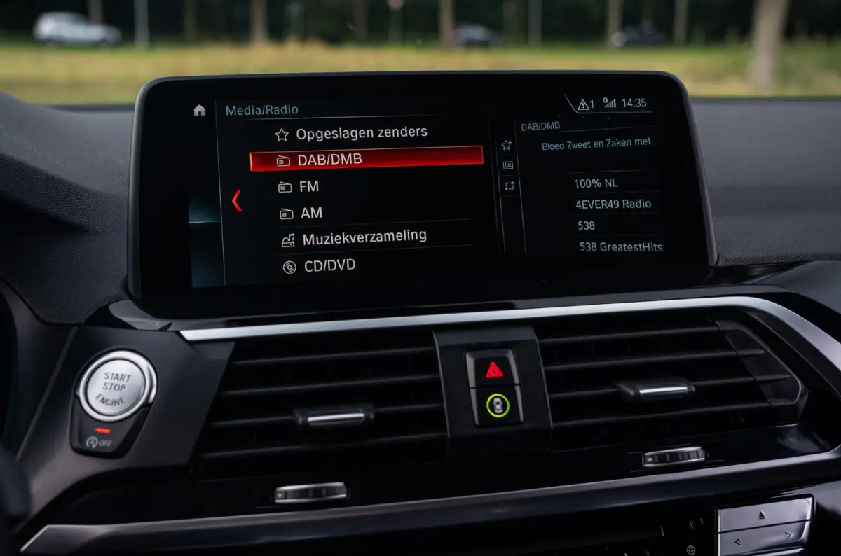 xDrive20i 184PK High Executive M-Sport|Harman & Kardon|Memory|Dubbelglas|CarPlay|Leder|Ambiente verlichting|DAB|Dealer Onderhouden
