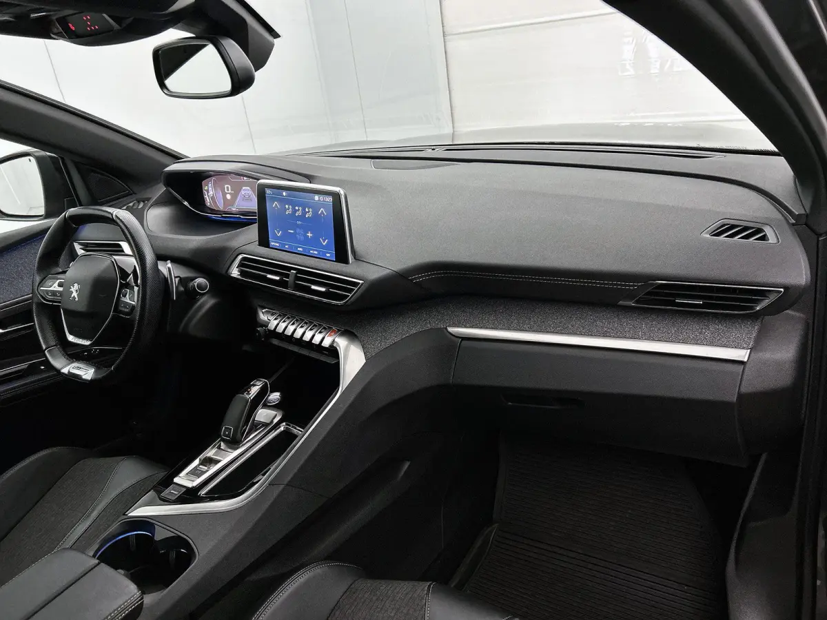 1.2 130pk GT-Line Automaat | Schuif-/Kanteldak | Elektrische Achterklep | Navigatie | 18"LMV | Camera | Apple Carplay/Android Auto | Cruise Control | Climate Control |