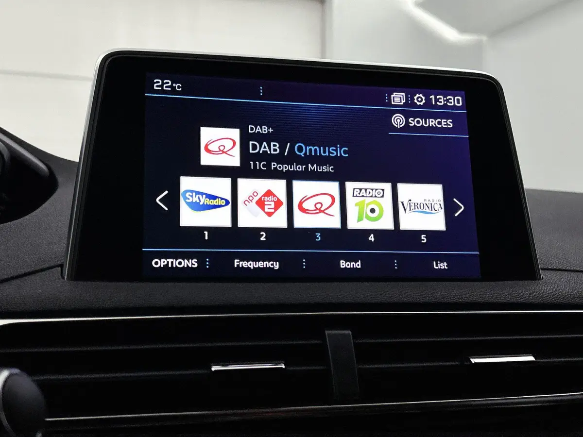 1.2 130pk GT-Line Automaat | Schuif-/Kanteldak | Elektrische Achterklep | Navigatie | 18"LMV | Camera | Apple Carplay/Android Auto | Cruise Control | Climate Control |