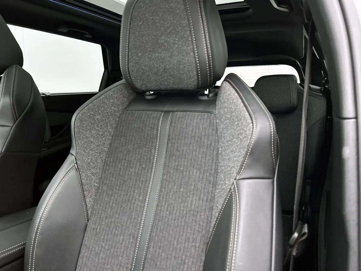 1.2 130pk GT-Line Automaat | Schuif-/Kanteldak | Elektrische Achterklep | Navigatie | 18"LMV | Camera | Apple Carplay/Android Auto | Cruise Control | Climate Control |