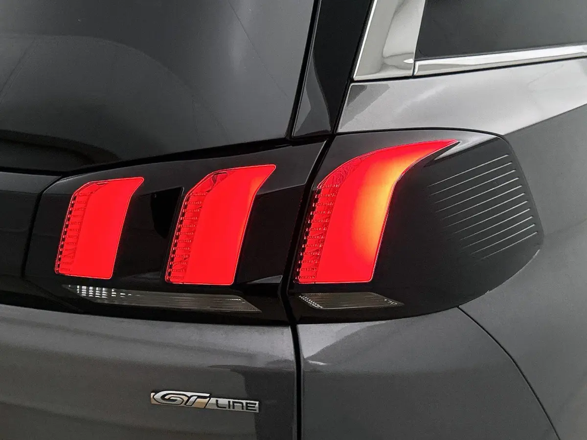 1.2 130pk GT-Line Automaat | Schuif-/Kanteldak | Elektrische Achterklep | Navigatie | 18"LMV | Camera | Apple Carplay/Android Auto | Cruise Control | Climate Control |