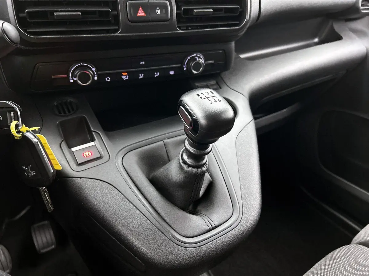 1.2 110pk S&S L1 Automaat | Apple Carplay/Android Auto | 3 Zitplaatsen | Airco | Cruise Control |