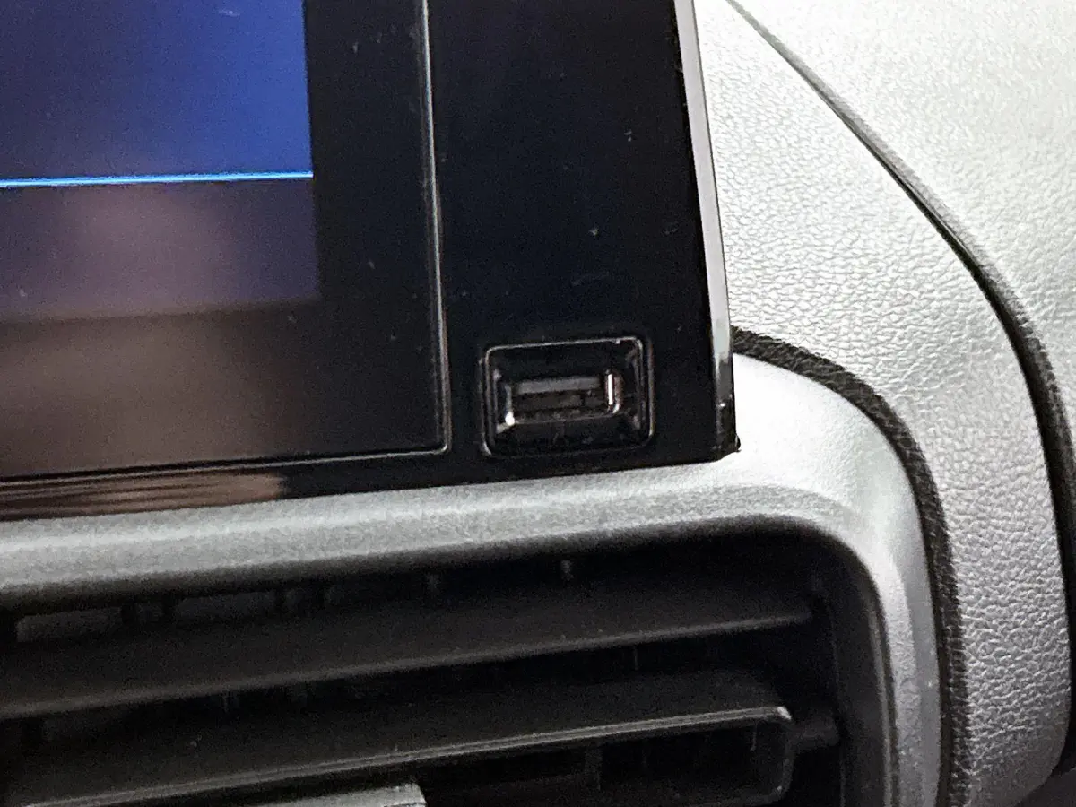 1.2 110pk S&S L1 Automaat | Apple Carplay/Android Auto | 3 Zitplaatsen | Airco | Cruise Control |