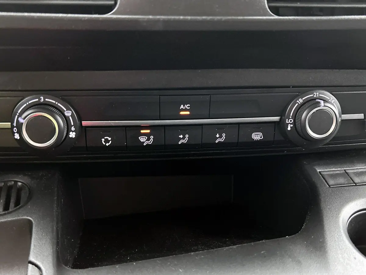 1.2 110pk S&S L1 Automaat | Apple Carplay/Android Auto | 3 Zitplaatsen | Airco | Cruise Control |