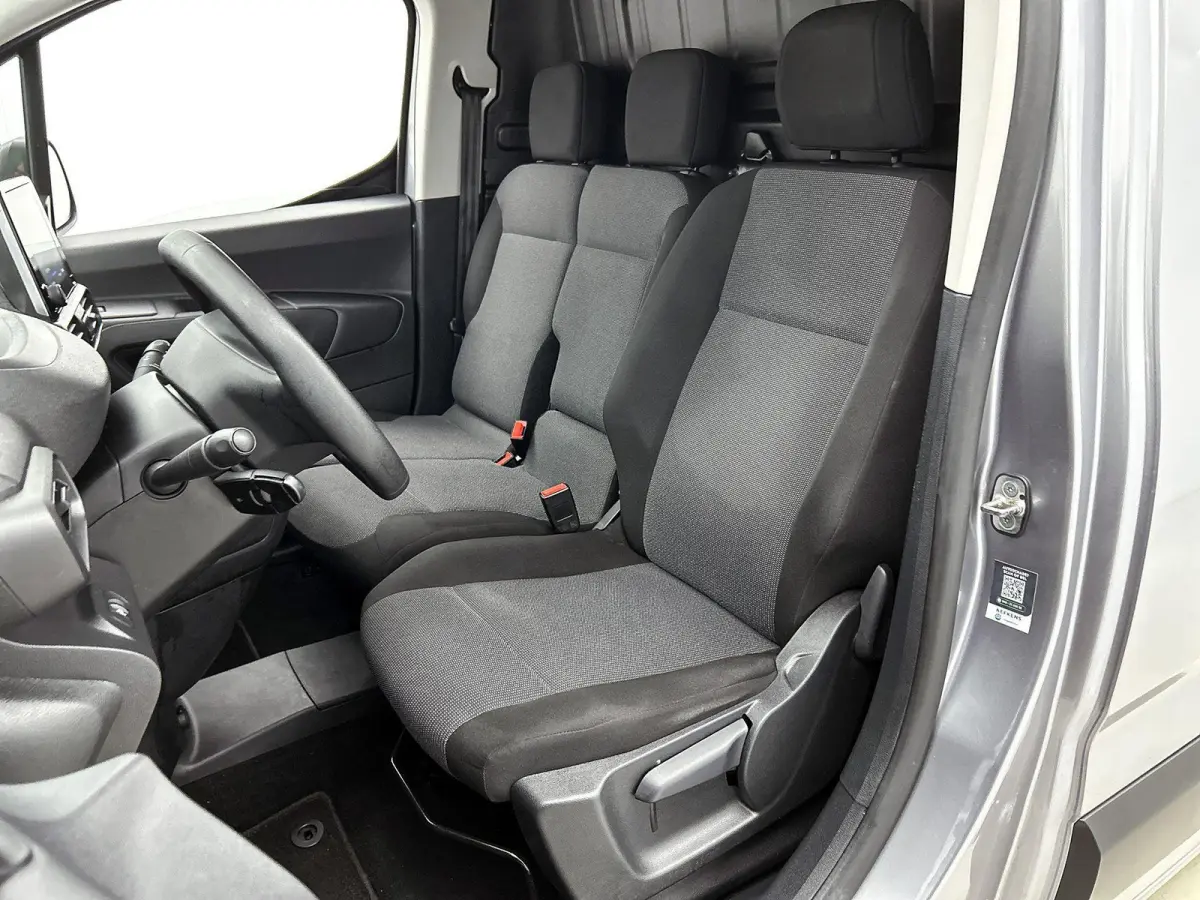 1.2 110pk S&S L1 Automaat | Apple Carplay/Android Auto | 3 Zitplaatsen | Airco | Cruise Control |