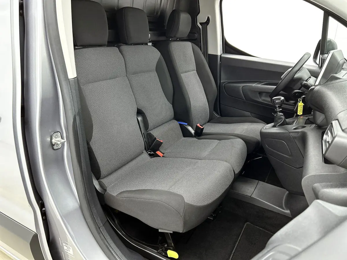 1.2 110pk S&S L1 Automaat | Apple Carplay/Android Auto | 3 Zitplaatsen | Airco | Cruise Control |