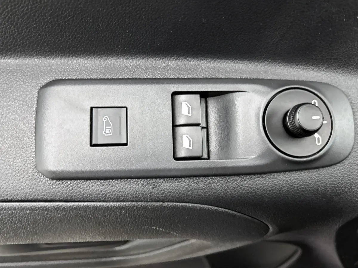 1.2 110pk S&S L1 Automaat | Apple Carplay/Android Auto | 3 Zitplaatsen | Airco | Cruise Control |