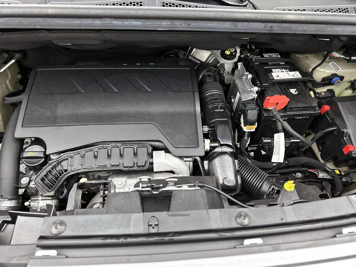 1.2 110pk S&S L1 Automaat | Apple Carplay/Android Auto | 3 Zitplaatsen | Airco | Cruise Control |