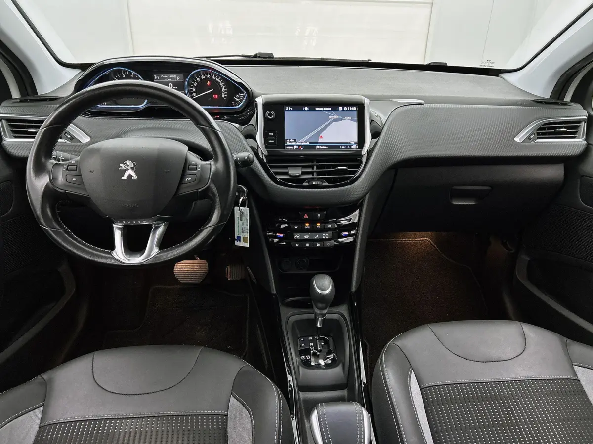 1.2 110pk Allure Automaat | 1ste Eigenaar | Navigatie | Apple Carplay/Android Auto | 16"LMV | Camera | Cruise Control | Climate Control |