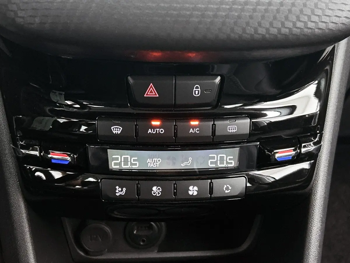 1.2 110pk Allure Automaat | 1ste Eigenaar | Navigatie | Apple Carplay/Android Auto | 16"LMV | Camera | Cruise Control | Climate Control |