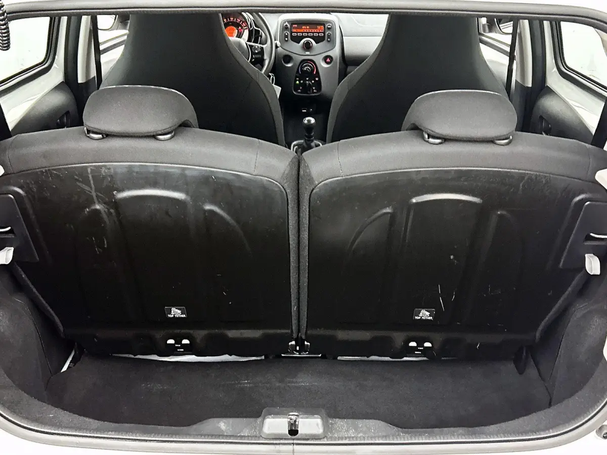 1.0 72pk Active | Airco | Bluetooth | IsoFix |