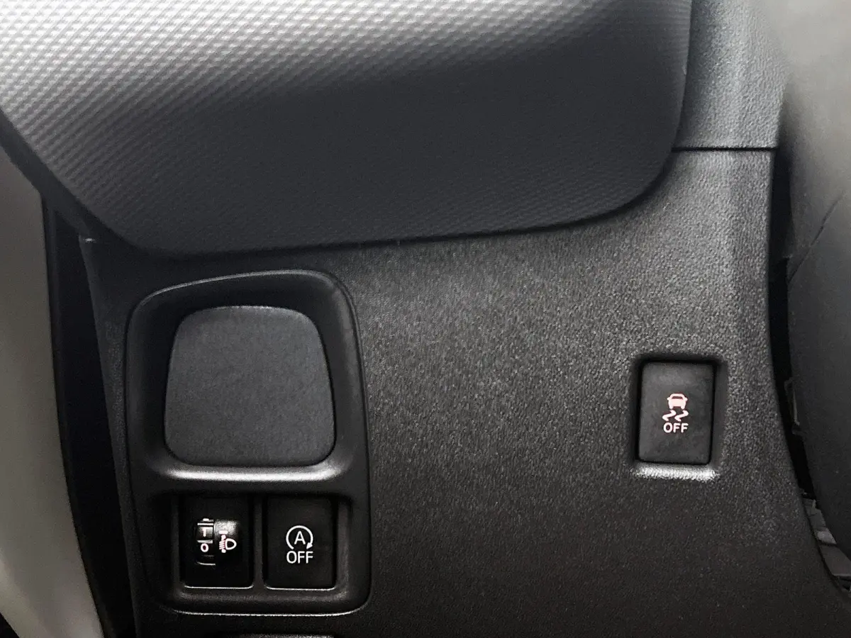 1.0 72pk Active | Airco | Bluetooth | IsoFix |
