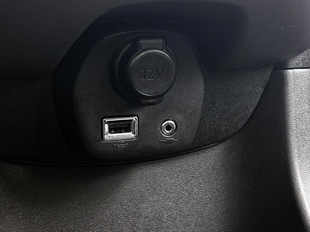 1.0 72pk Active | Airco | Bluetooth | IsoFix |