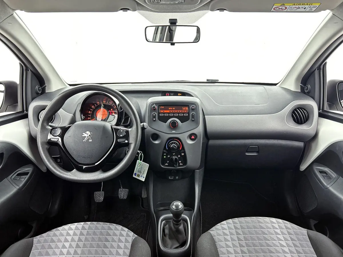 1.0 72pk Active | Airco | Bluetooth | IsoFix |