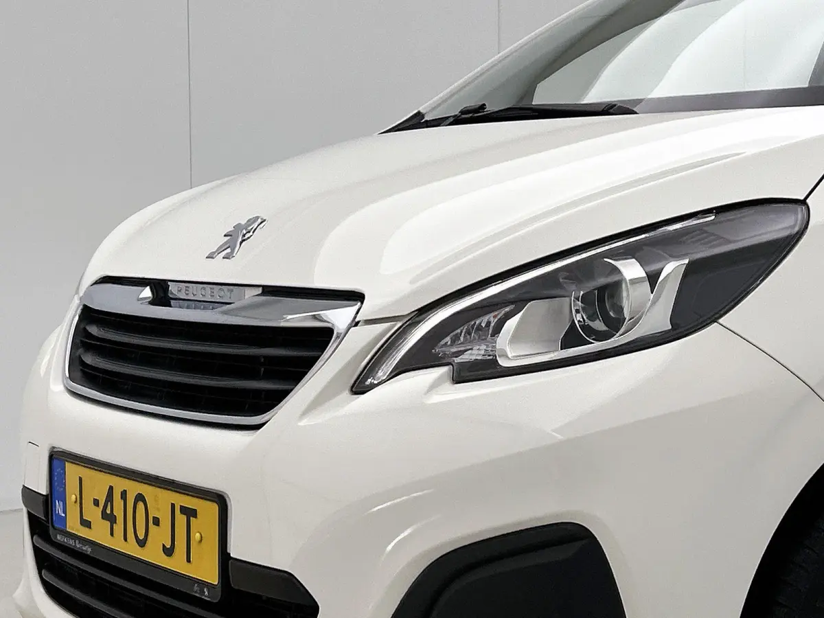 1.0 72pk Active | Airco | Bluetooth | IsoFix |