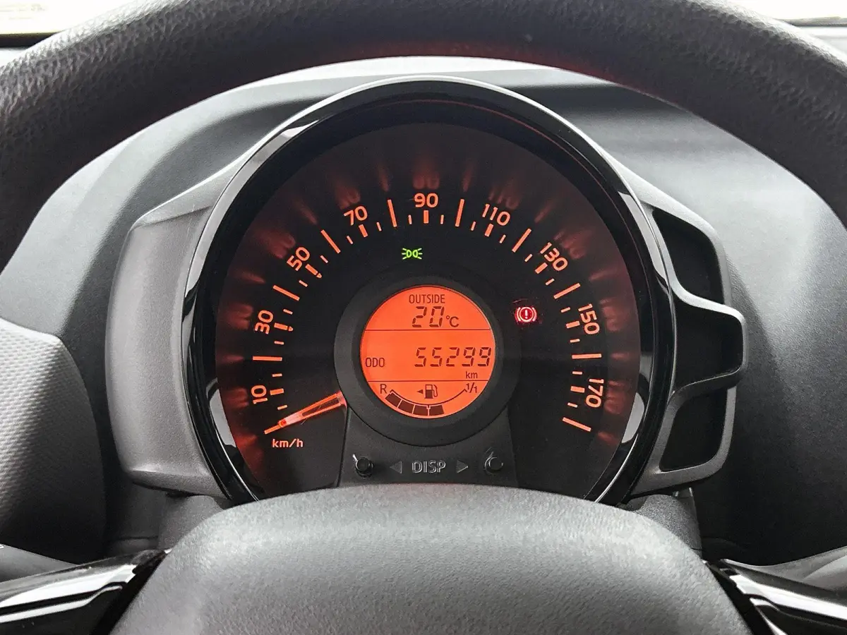 1.0 72pk Active | Airco | Bluetooth | IsoFix |