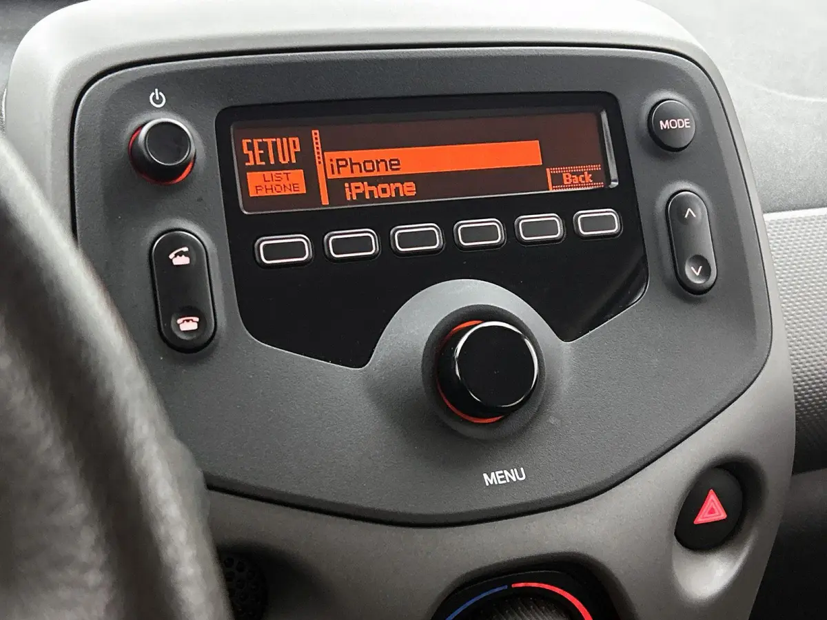 1.0 72pk Active | Airco | Bluetooth | IsoFix |