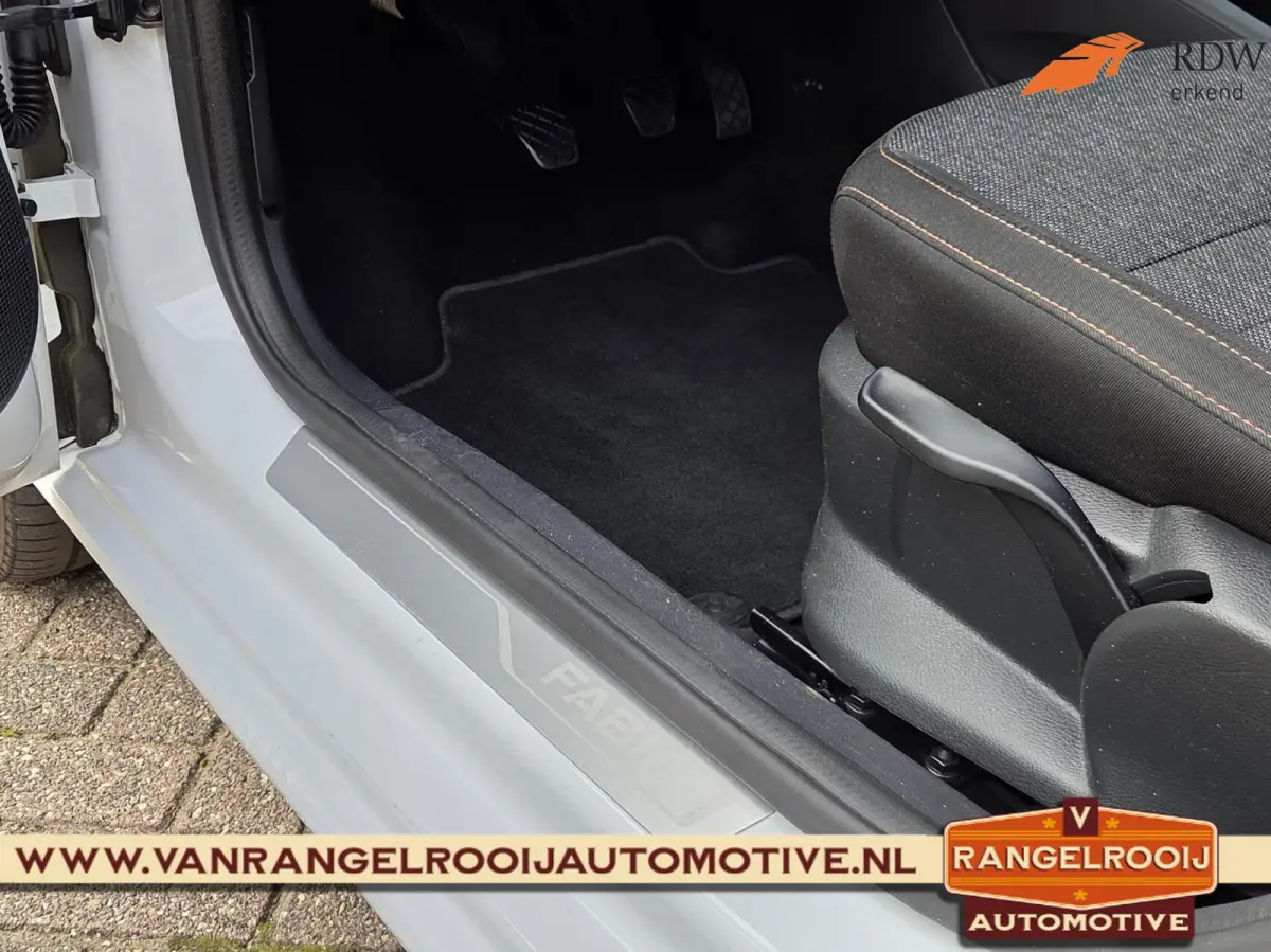 1.0 TSI Business Edition, trekh., cruise, pdc, 16" lmv