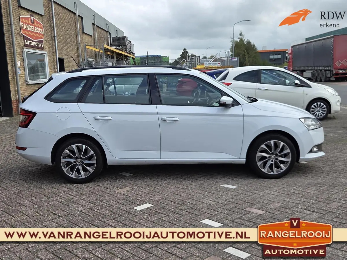 1.0 TSI Business Edition, trekh., cruise, pdc, 16" lmv