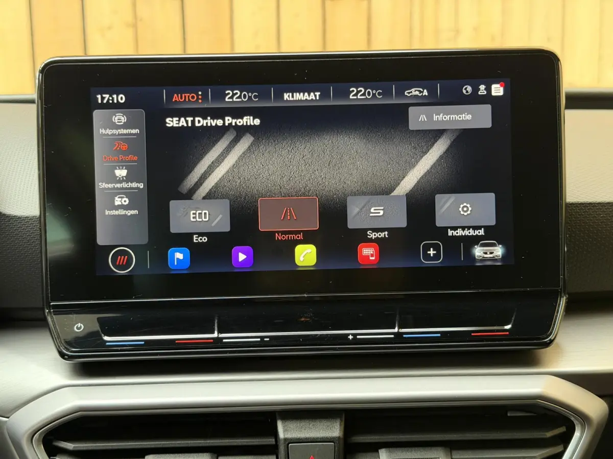 1.5 TSI FR Business Apple CarPlay/Android Auto | Cruise & climate control | LED verlichting | Navigatiesysteem | Rijstrooksensor | Parkeersensoren voor en achter | Trekhaak uitklapbaar
