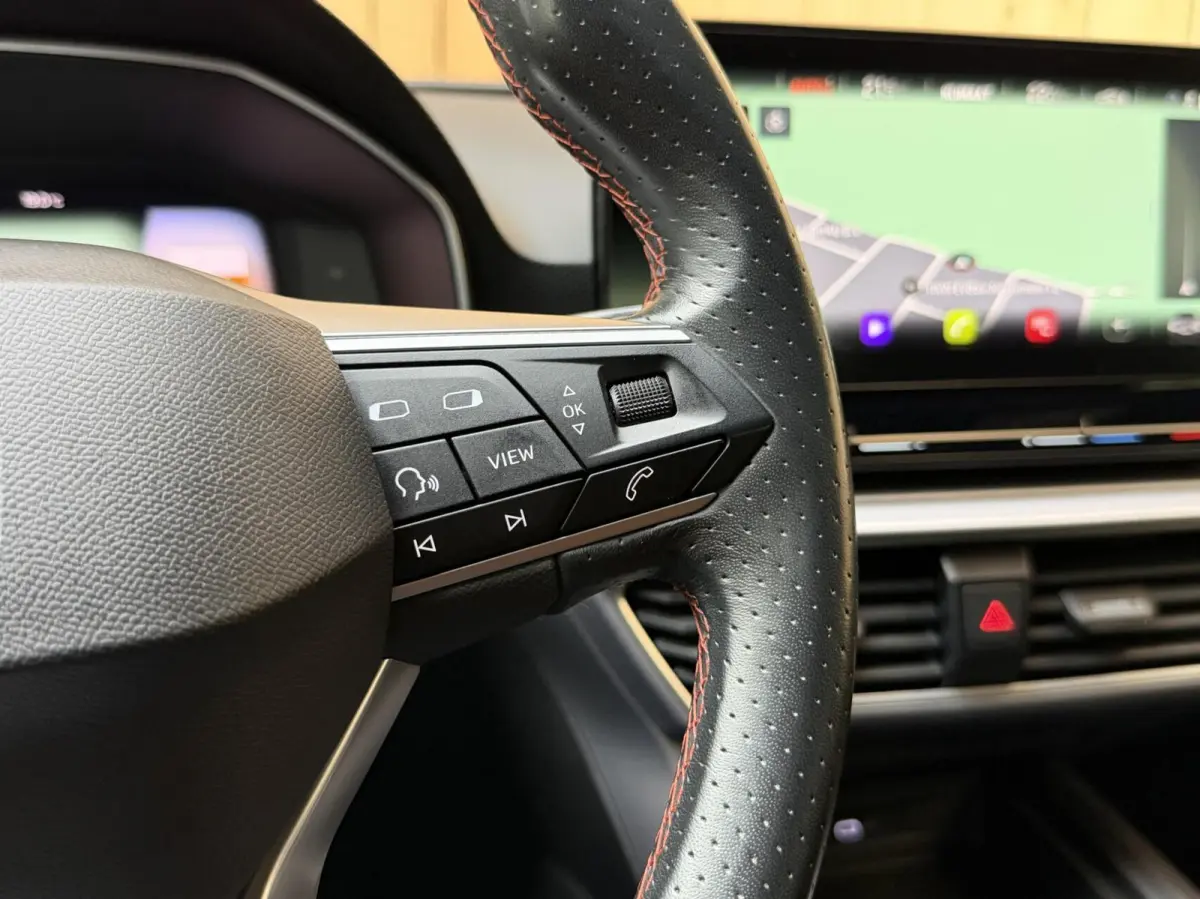 1.5 TSI FR Business Apple CarPlay/Android Auto | Cruise & climate control | LED verlichting | Navigatiesysteem | Rijstrooksensor | Parkeersensoren voor en achter | Trekhaak uitklapbaar